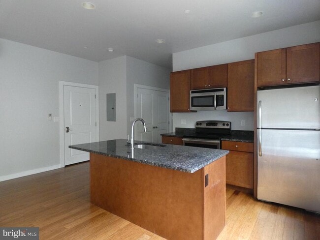 Foto del edificio - 3862 Lancaster Ave