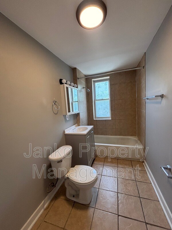 Building Photo - 3359 W 63rd Pl