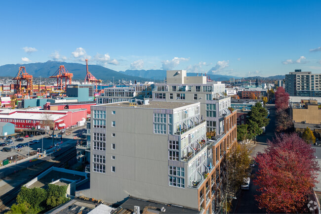 Building Photo - The Edge Harbourfront