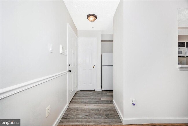 Foto del edificio - 615 Himes Ave