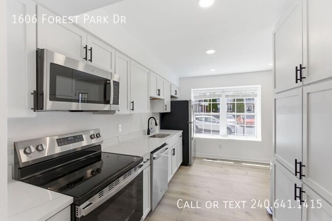 Photo - 1606 Forest Park Dr House