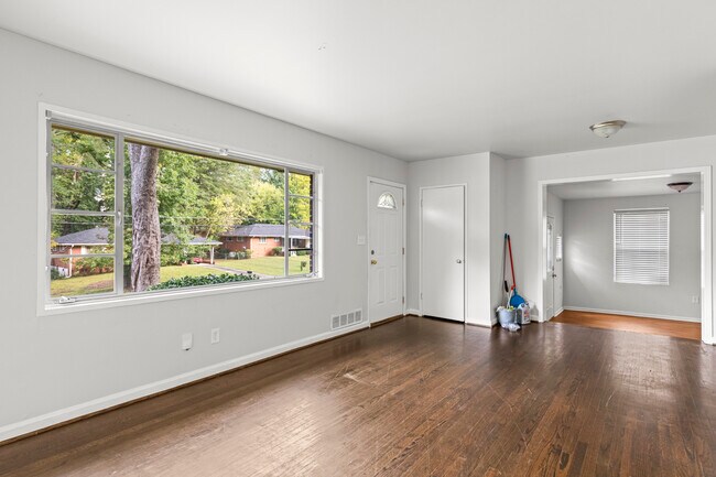 Foto del edificio - 2788 Lancaster Dr