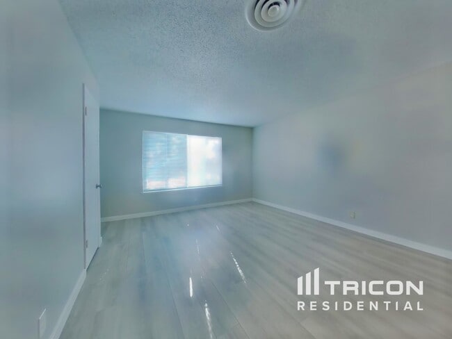 Foto del edificio - 1508 Crestview Dr