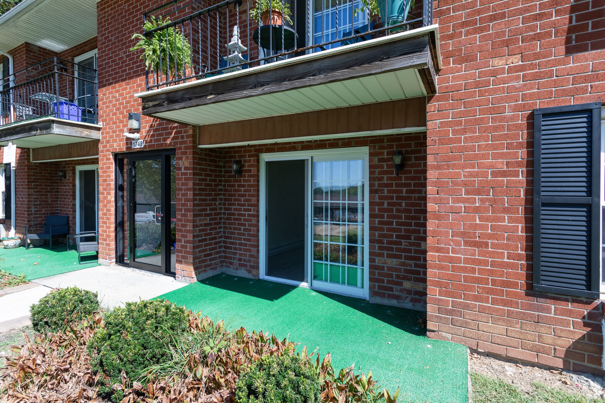Oak Hollow Apartments photo 6