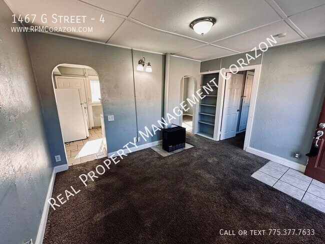 Building Photo - Two Bedroom, One Bathroom Cottage w/ new w...