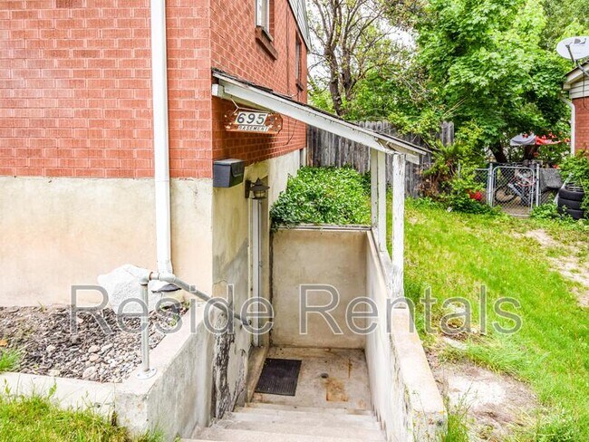 Foto del edificio - 695 N 150 W