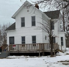 Building Photo - 14405 Sylvia Ave