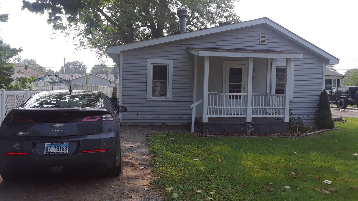 Primary Photo - 520 Logan St