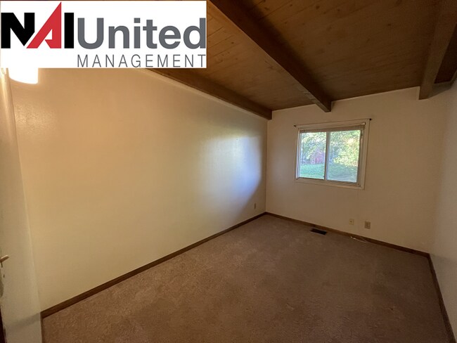 Foto del edificio - 3 bedroom, 1 bath duplex for rent!