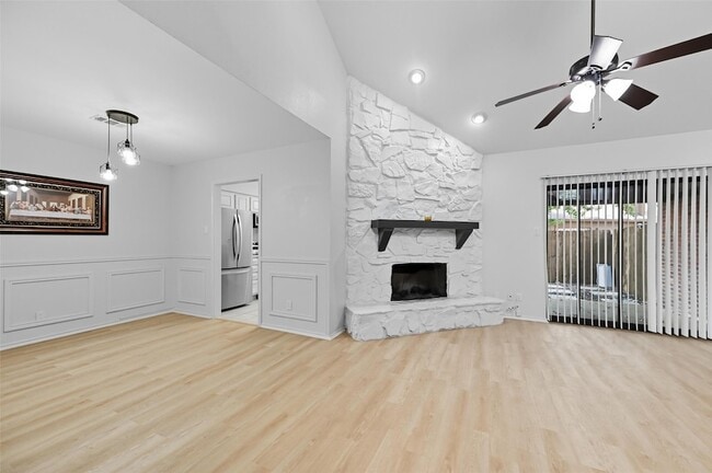 Building Photo - 1603 Brentwood Dr