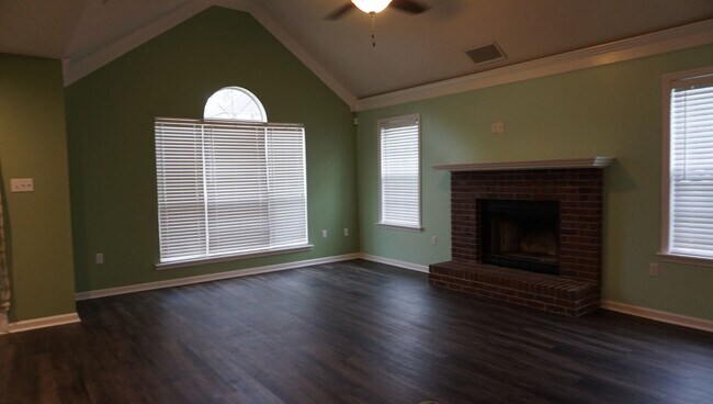 Foto del edificio - Beautiful Home in Wood Valley