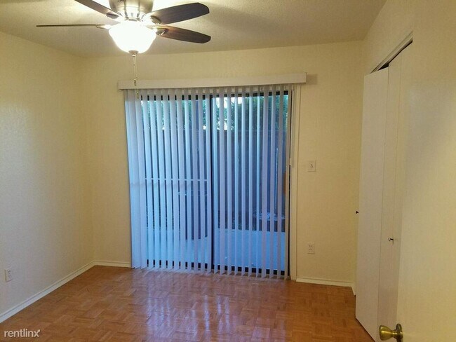 Building Photo - 2 br, 2 bath Condo - 1401 Thorpe Ln