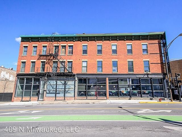 Building Photo - 401-409 N Milwaukee Ave