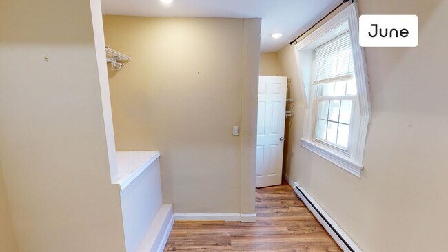 Foto del edificio - ROOM ONLY in 8-bed/3.5-bath Home