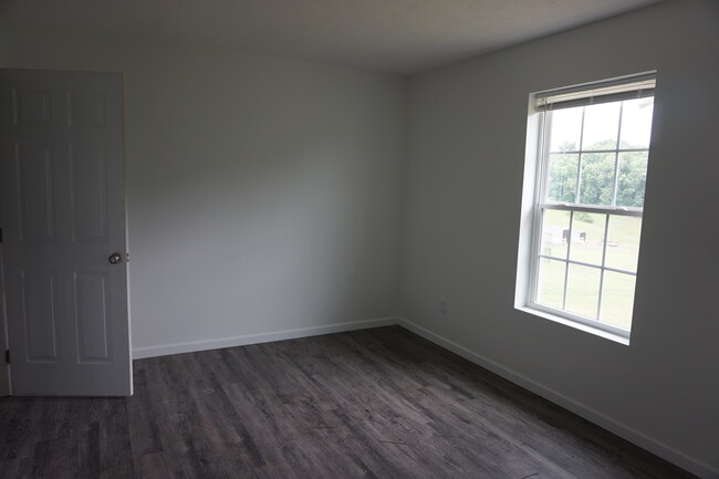 Foto del edificio - 784 Parsonage Rd