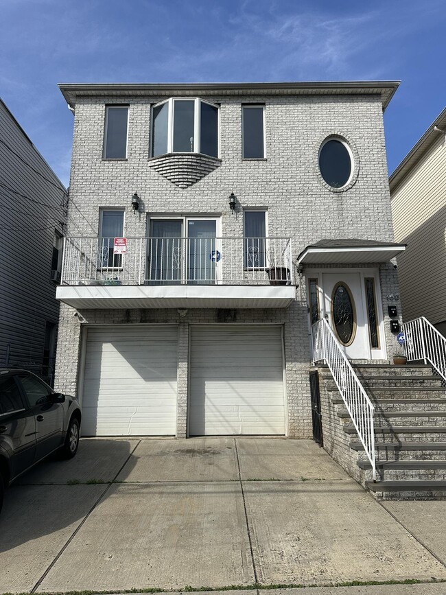 Building Photo - 150 Clendenny Ave