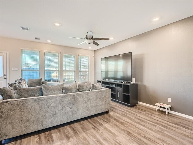 Foto del edificio - 3735 Lion Creek Court