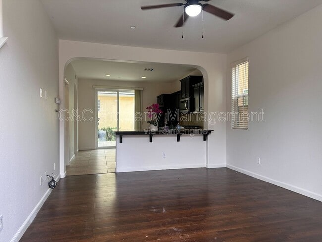 Foto del edificio - 3672 Etchings Way