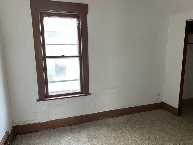 Foto del edificio - 1366 E 45th St