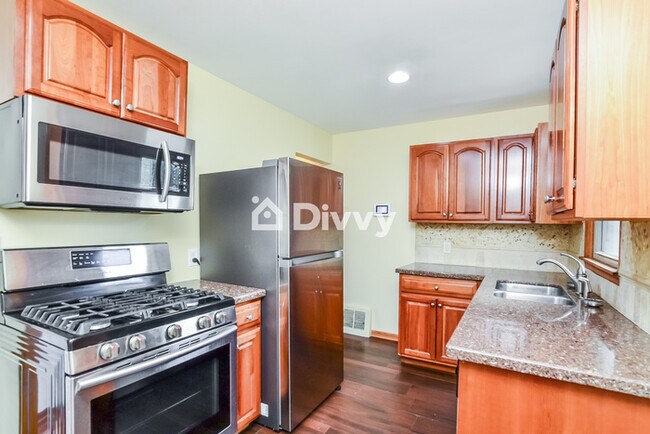 Foto del edificio - 4918 North Morgan Avenue