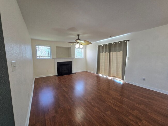 Building Photo - Minutes from Coast Guard Base, Large 2 Sto...