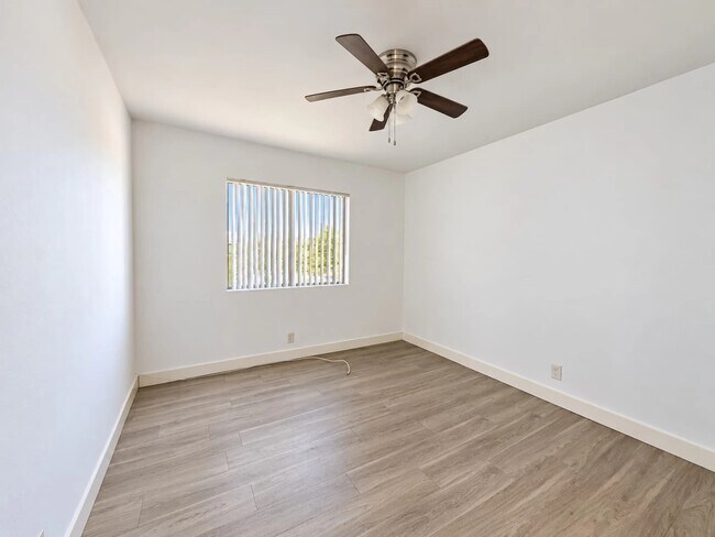 Foto del edificio - 6136 Fulton Ave