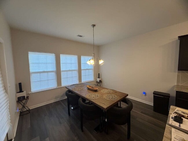 Foto del edificio - Home for Rent