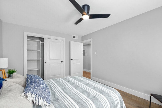 Building Photo - The Square on Delmar