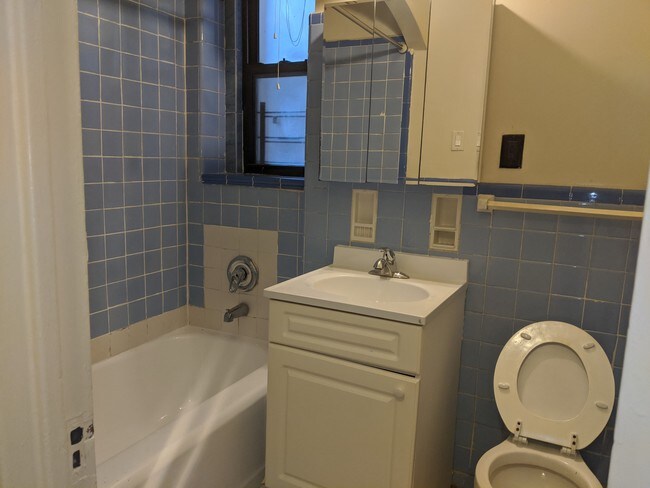 Foto del edificio - 1701 W 3rd St