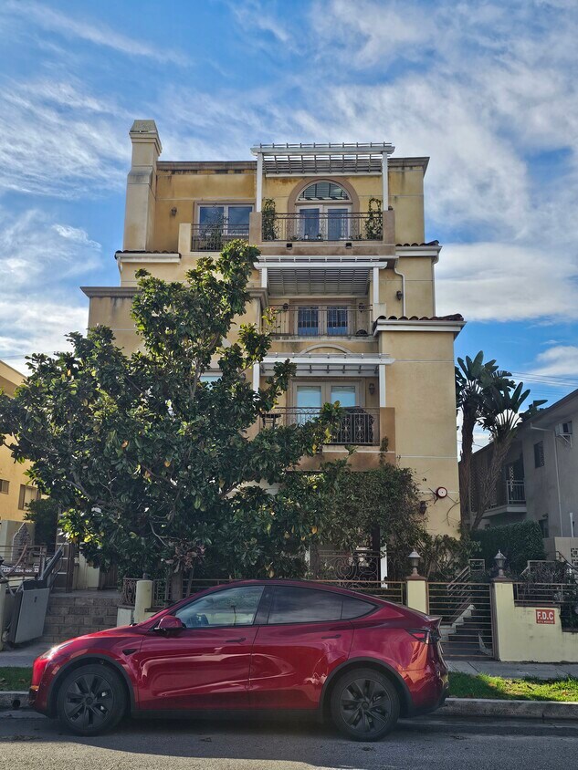 Foto principal - 927 S Wooster St