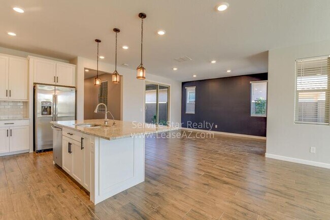 Foto del edificio - 9923 E Thornbush Ave