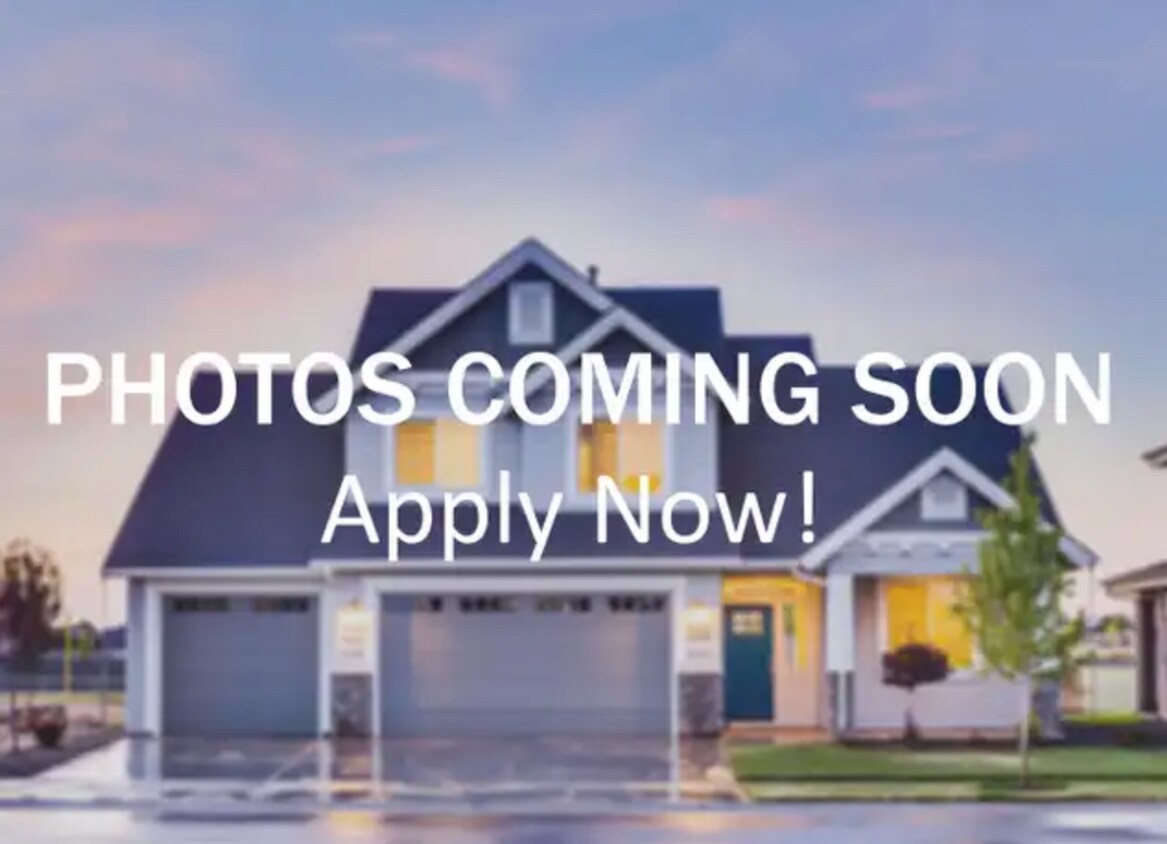 Foto principal - 2 Bed/ 1 Bath Duplex