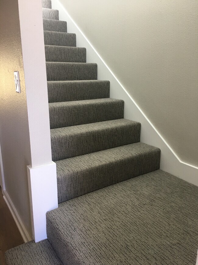 Escalera - 10612 Brothers Ln