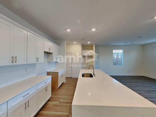 Foto del edificio - 7794 Hickory King Ave