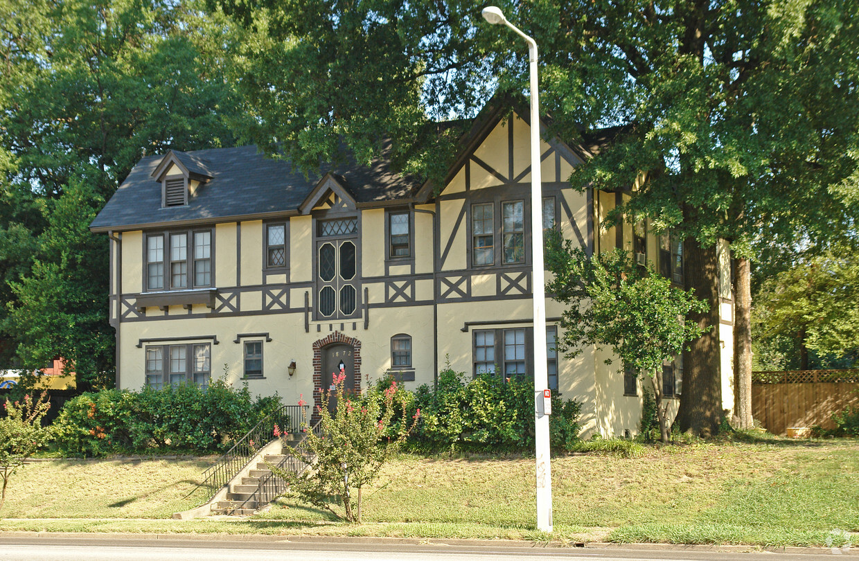 Building Photo - 1872 Poplar Ave