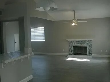 Foto del edificio - 4943 Wind Creek Dr