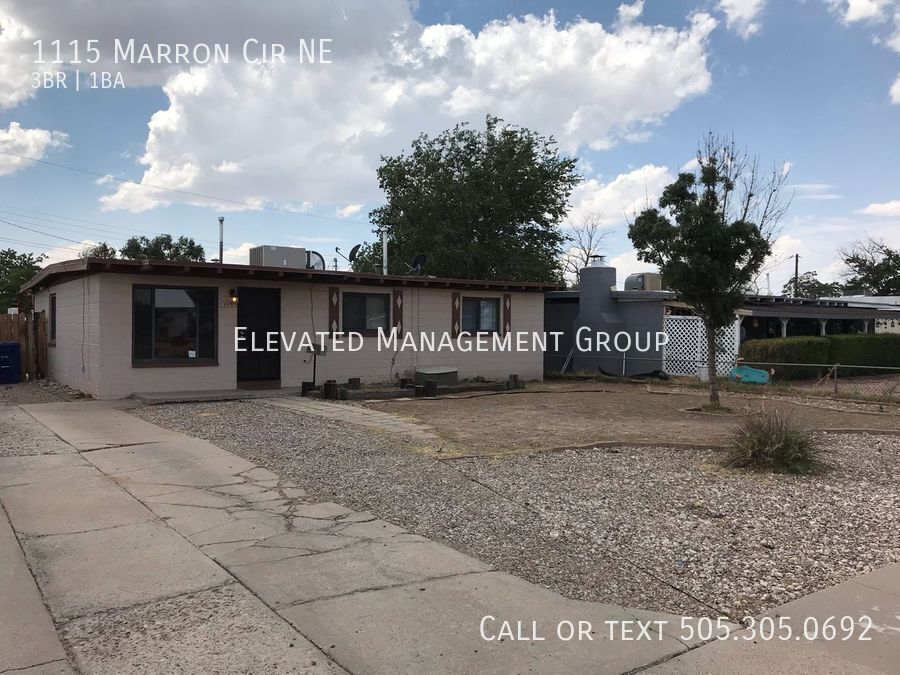 Primary Photo - Nice 3 bedroom in Mesa Village. Great loca...