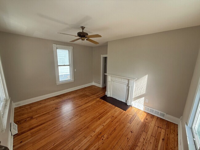 Foto del edificio - 49 Lynwood Ave