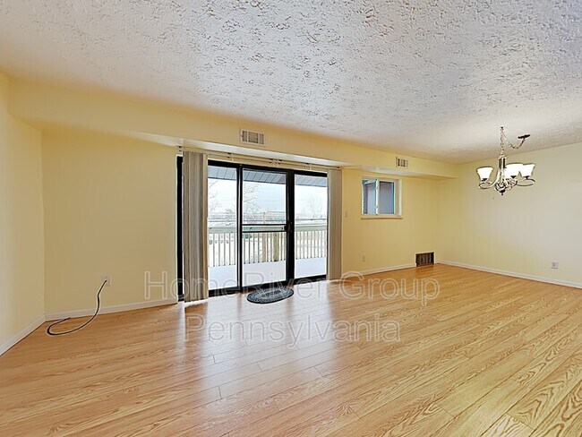 Building Photo - 1205 Dutilh Rd