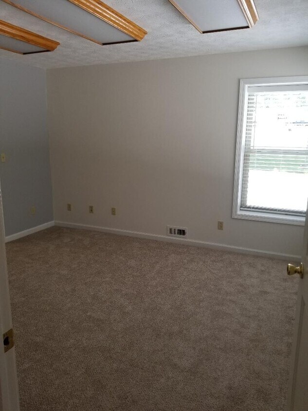 Foto del edificio - 46 Stewart Ln