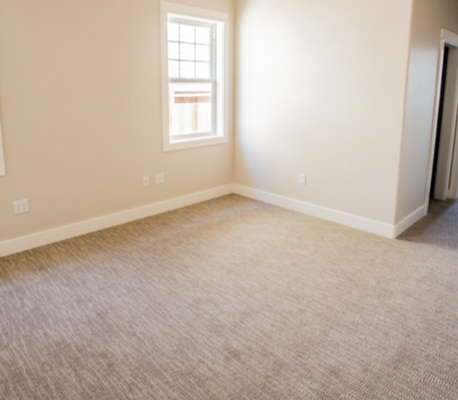 Building Photo - Gorgeous East Medford home for lease in th...