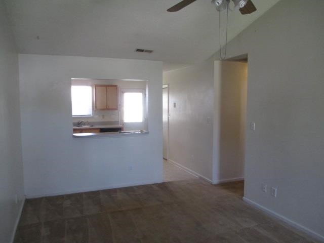 Building Photo - 124 Live Oak Ct