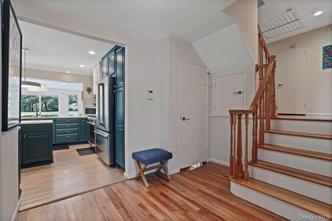 Foto del edificio - 97 Hanson Ln