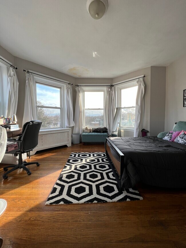 Foto del edificio - 1089 Commonwealth Ave