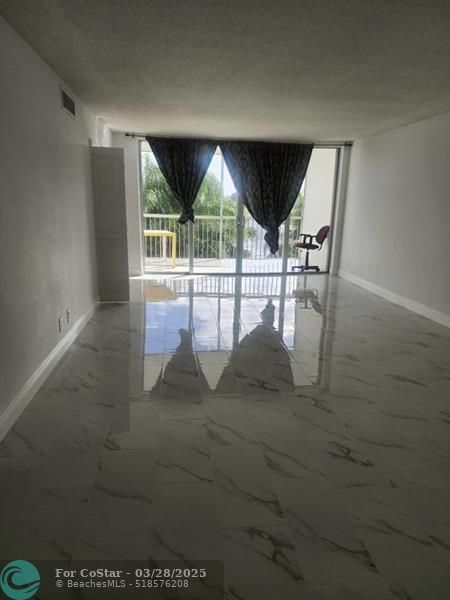Foto del edificio - 3051 N Course Dr