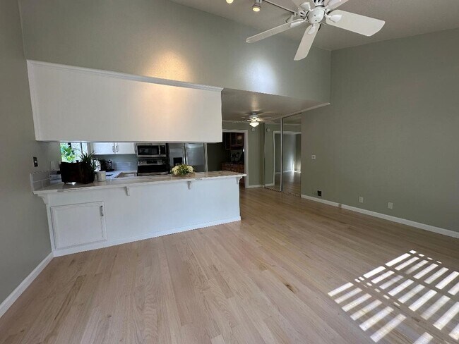Foto del edificio - 4331 Montmorency Ct