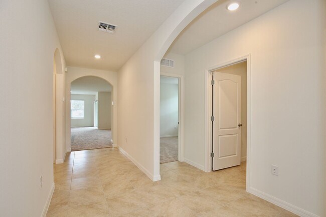 Building Photo - Gorgeous 3/2 Modern Home with a 2 Car Gara...