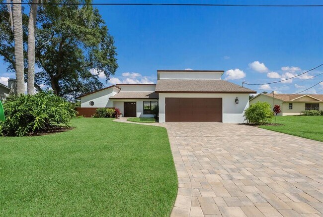Building Photo - 5424 America Dr