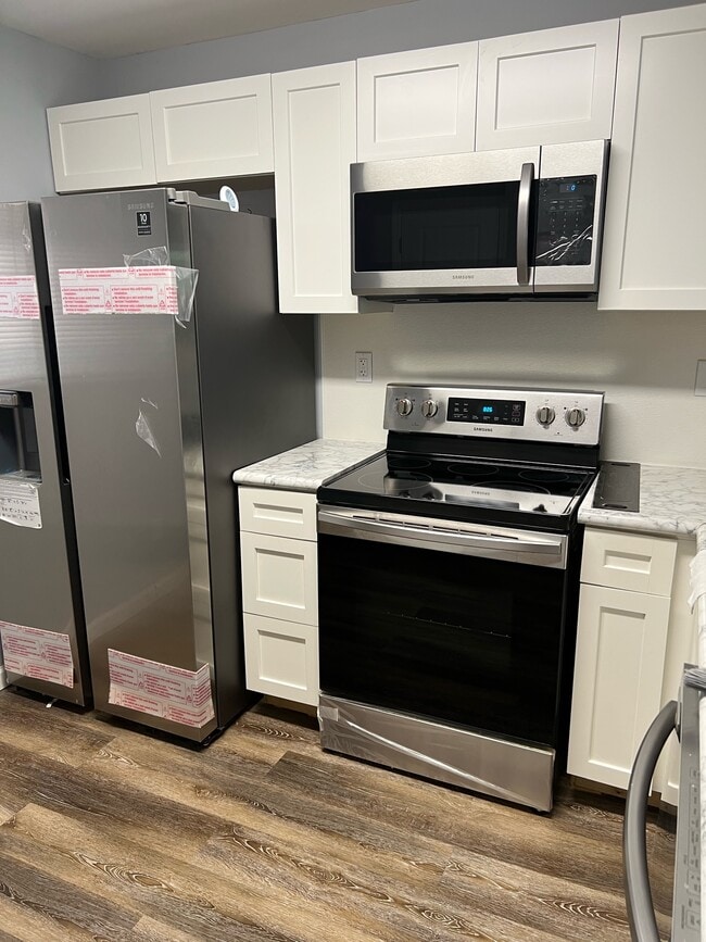 Myles Trace - Myles Trace Apartment