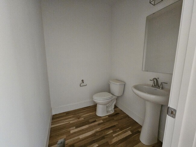 Foto del edificio - 3819 Lands End Ct